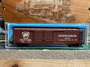 ATLAS N SCALE  50' PENNSYLVANIA DOUBLE DOOR BOXCAR #83247 WITH CASE - Picture 1 of 3