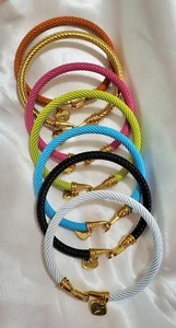💛 Brazalete de cable para mujer enchapado en oro de 18 quilates con dije de corazón de oro esmaltado - Imagen 1 de 6
