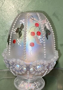 Fenton Beaded Daisy Holly Berry Iridescent Fairy Lamp Hand Painted  D. Fredrick - Bild 1 von 11