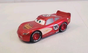 Disney Pixar Cars Lightning McQueen Rust-eze Diecast Car Disney Store 1:43 Red - Picture 1 of 6
