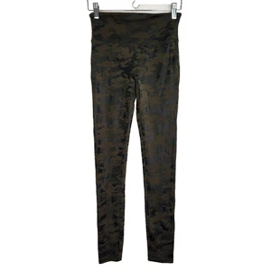 SPANX Kunstleder Legging Damen S Matt Grün Camouflage High Rise 20185R Schlankmacher - Bild 1 von 11