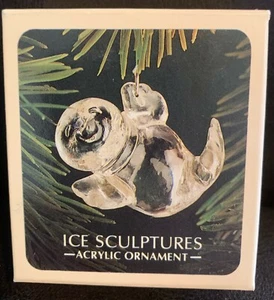 Hallmark Andenken Ornamente "Eisskulpturen" Acryl Ornament verschneite Robbe - Bild 1 von 2