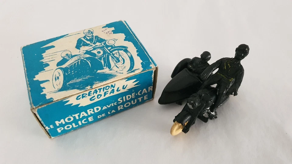 Antico Lato Car Plastica Polizia Della Strada Creazione cofalu Scatola Originale - Immagine 1 di 4