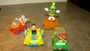 Lot 4 McDonald Happy Meal Toys Warner Bros Space Jam Martian,Daffy Splitting Car - Foto 1 di 2