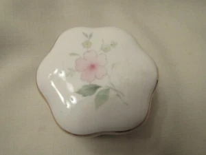 VINTAGE HAMMERSLEY ENGLISH BONE CHINA FLORAL TRINKET - ENGLAND - PRETTY - Picture 1 of 5