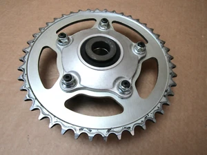 Aprilia Shiver 900 2021 2.461 km Kettenradträger hinten Sunstar (9764) - Bild 1 von 7