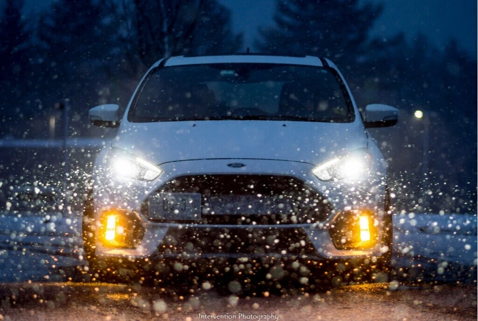 Faros halógenos antiniebla amarillos Ford Focus RS H8 2016-2017   Foto 1 de 4