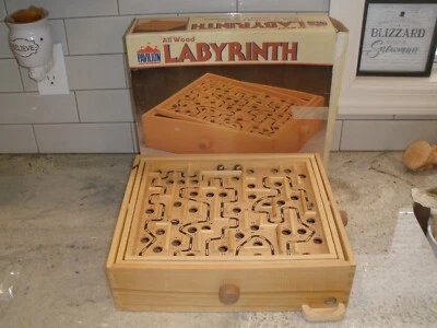 1987 GEOFFREY PAVILION ALL WOOD LABYRINTH IN BOX 2 MARBLES - Image 1 of 4