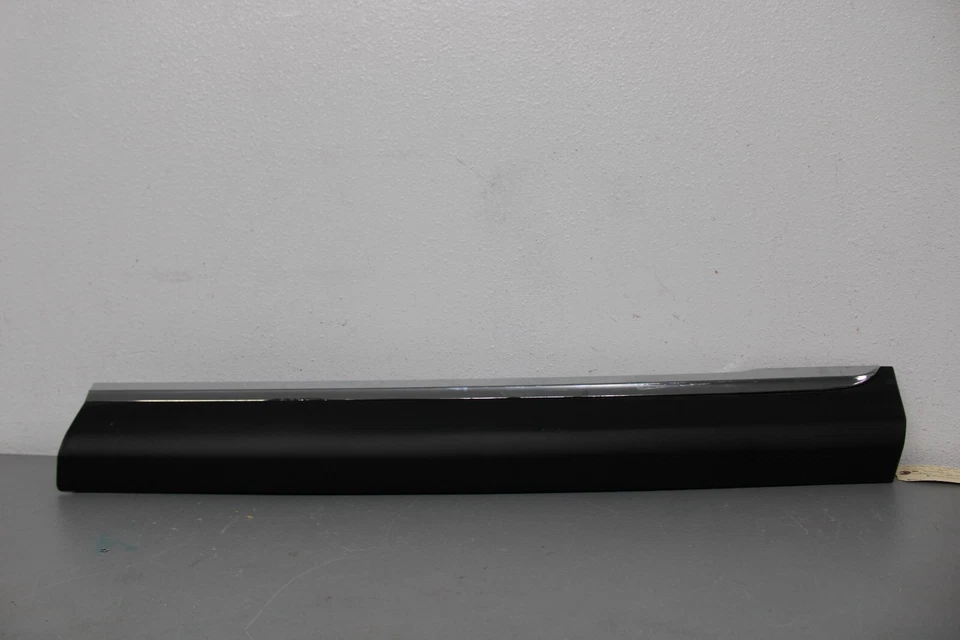 2011 2013 TOYOTA HIGHLANDER RIGHT SIDE FRONT DOOR MOLDING Foto 1 de 4
