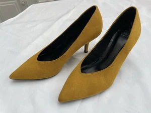 Marks and Spencer Mustard Yellow Suede Fabric Stiletto Court Shoes Size 4.5 - Picture 1 of 8