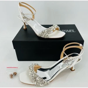 Badgley Mischka Embellished Evening Sandals Heels Soft White Size 6 NIB - Picture 1 of 14