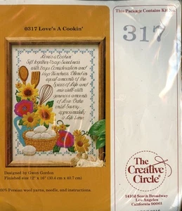 Love's A Cookin' - Creative Circle Crewel Embroidery Kit - 1979 - Unopened - Imagen 1 de 3