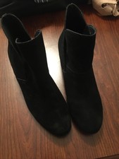 me too zoey bootie cognac