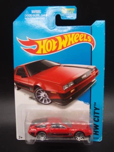 Hot Wheels HW City '81 DeLorean DMC-12 rojo - Imagen 1 de 3