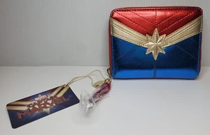 Cartera Loungefly Capitana Marvel Cremallera Marvel Juegos con disfraces Color Metálico - Imagen 1 de 5