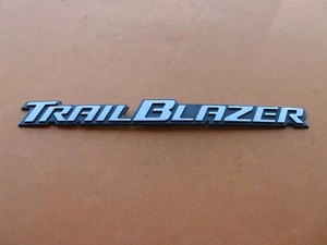 02 03 04 CHEVROLET TRAILBLAZER REAR TAIL GATE EMBLEM LOGO BADGE SIGN OEM A32024 - Picture 1 of 4