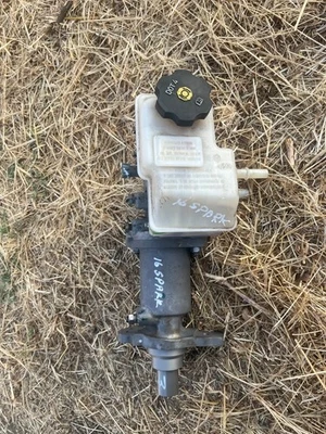 ГЛАВНЫЙ ЦИЛИНДР УСИЛИТЕЛЯ ТОРМОЗОВ 2016 CHEVROLET SPARK EV С РЕЗЕРВУАРОМ 32073430 ОТ ОРИГИНАЛЬНОГО ПРОИЗВОДИТЕЛЯ - Изображение 1 из 4