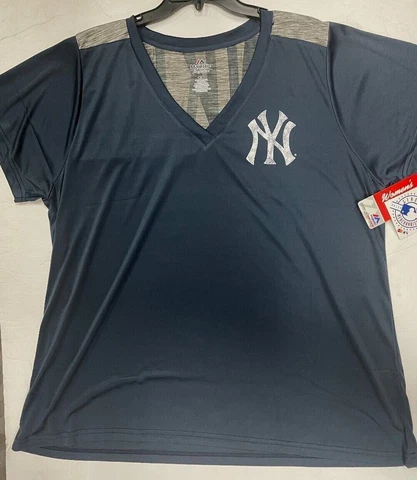 New York Yankees Women's  V-Neck T-Shirt New W Tags 2x 3x Lightweight Cover