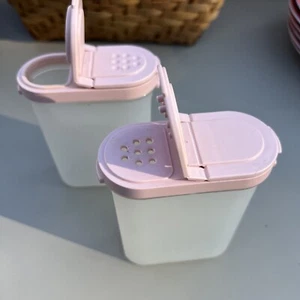 TUPPERWARE LARGE SPICE SHAKERS AIRTIGHT SEALS SET of 2 - Picture 1 of 5