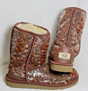 UGG Damenstiefel Größe 8 rot gold Pailletten Glitzer RN # 88276 Produkt-ID # F19012D - Bild 1 von 10