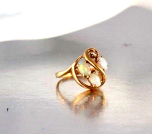 #RW200         14 kt gold ,diamond ,&3 oval opal ring. - Picture 1 of 3