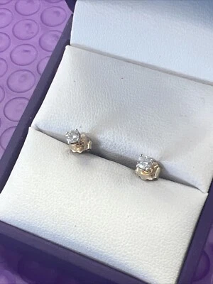 💎 Aretes de diamantes naturales de 0,10 CTW de oro amarillo de 14 k (3005) Foto 1 de 4