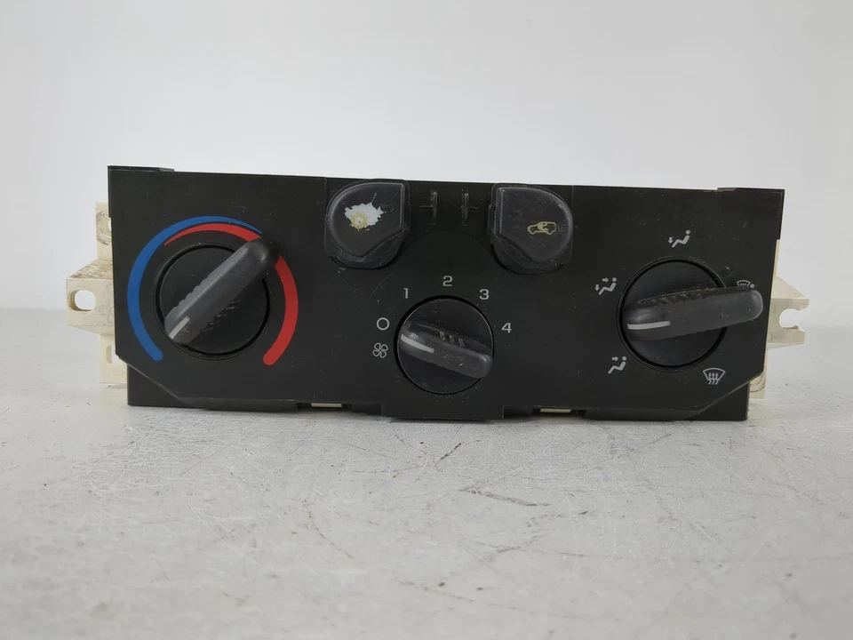 GMC Canyon 2004-2005 calefacción aire acondicionado techo control de clima 15858833 VP3OK Foto 1 de 4