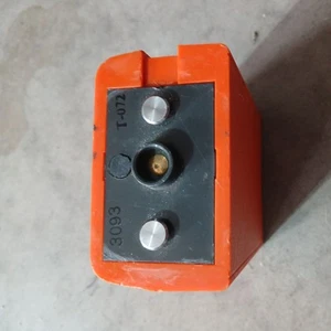 USED LAA-0139-O AA Alkaline Replacement Clamshell Holder ORANGE - Zdjęcie 1 z 4