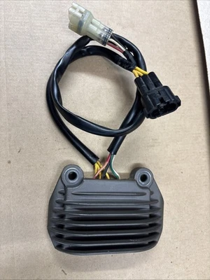 Regulador rectificador OEM 12-16 KTM Husqvarna Fe 250 350 450 500 EXC-F 350 Foto 1 de 3