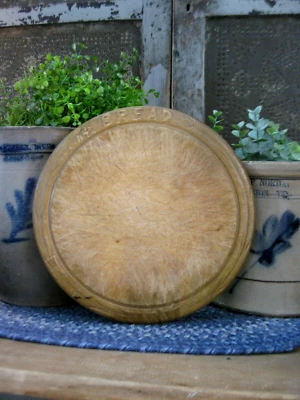 Antique English Carved Wood Round Bread Cutting Board Original Surface - Image 1 of 4