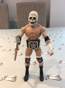 Triple H Elite WWE Figure With Belt - Picture 1 of 2