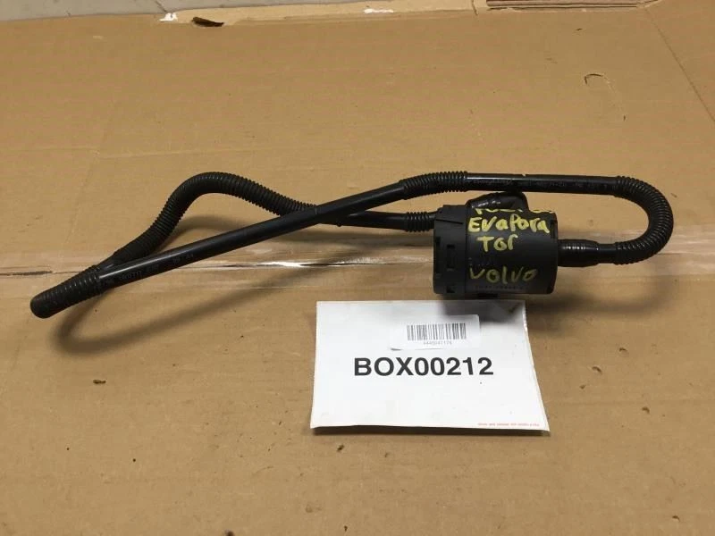 Volvo S40 2006 válvula de vapor de gas combustible OEM+ Foto 1 de 4