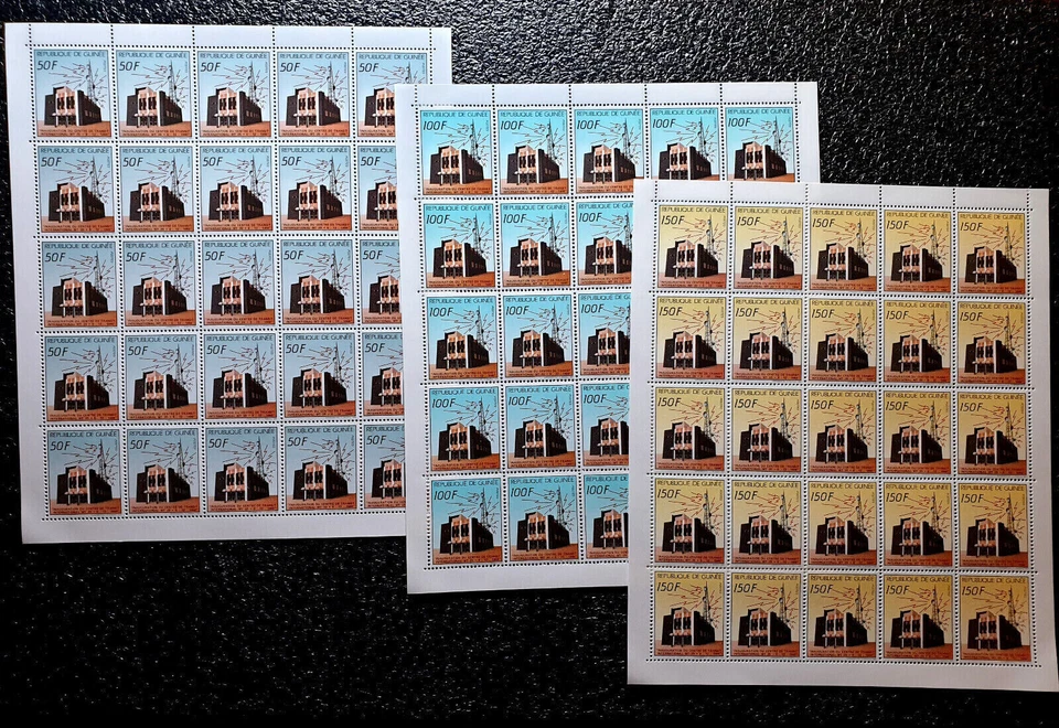 Guinea 1988 - Architecture - MNH - 75 Stamps 3 Sheets 25 Sets - SC $63.75+ - Image 1 of 4