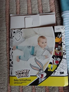 Baby-Schlupfhose Looney Tunes Größe 74/80 Grün gestreift mit OVP 100 % Baumwo - Bild 1 von 5