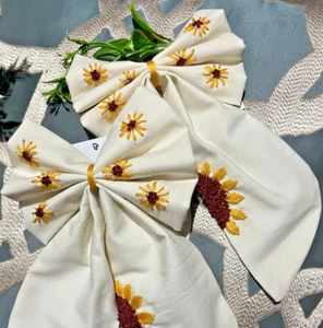 White Handmade Floral Embroidery 2 Hair Bow Clip Hair Accessories For Girls Gift - Picture 1 of 9