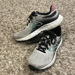 New Balance 520v8 Running Shoes Womens Size 7.5 Gray Black Mint Pink W520RT8 - Picture 1 of 10