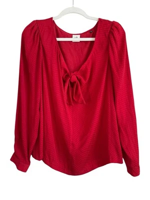 Blusa informal CAbi para mujer grande manga larga nudo delantero ladrillo fuego rojo punto suizo Foto 1 de 4