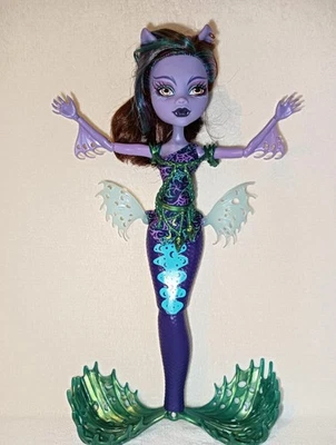Monster High Clawdeen Wolf - Great Scarrier Reef. TOTALLY COMPLETE DISPLAY FISH! - Image 1 of 4