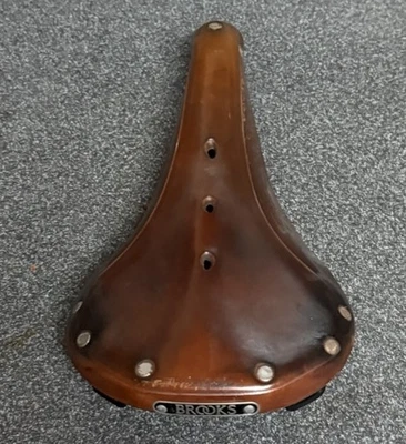 Sillín de bicicleta Brooks England B17 estándar clásico curvado usado - marrón Foto 1 de 4