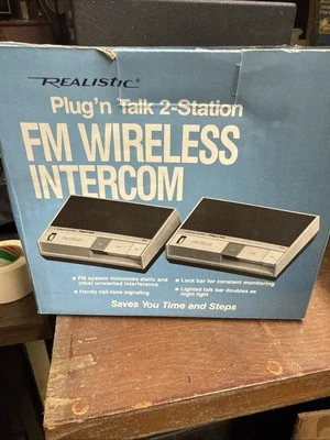 Intercomunicador inalámbrico FM Plug'n Talk 2 estaciones realista de colección 43-212A caja abierta Foto 1 de 4