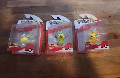 Lote de 3 figuras de batalla de Pokémon - 2 pulgadas; Yamper, Grookey y Pikachu Foto 1 de 4