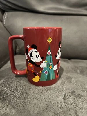Taza de café Disney - Mickey y Minnie Mouse con Plutón y Chip & Dale - Navidad Foto 1 de 4