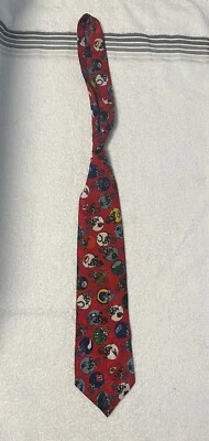 Cascos de fútbol americano vintage del equipo de la NFL corbata corbata roja equipos multicolores Foto 1 de 4