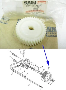 Yamaha TZR250 Oil Pump Gear Drive NOS TZR250SP 2T Pump Drive 3MA-13178-00 - Foto 1 di 1