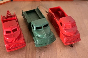 Lot 3 Vintage Plastik Autos und Lastwagen, unbeschriftet, längste 5"l - Bild 1 von 13