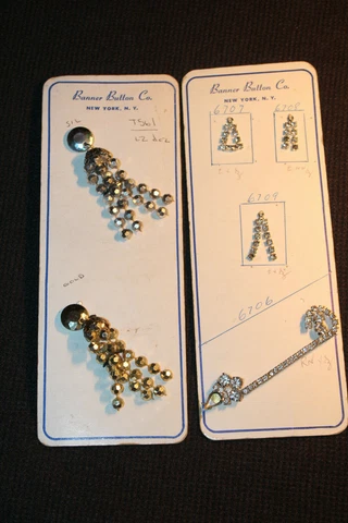 2 VINTAGE BANNER BUTTONS SALESMAN SAMPLE CARDS-RHINESTONES Cover