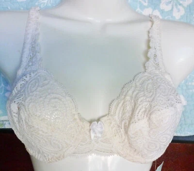 SUJETADOR CON AROS SCHIESSER DE ALEMANIA VINTAGE MEZCLA DE ALGODÓN ENCAJE TRANSPARENTE 32B NUEVO CON ETIQUETAS Foto 1 de 3