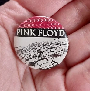 RARE Vintage PINK FLOYD Button The Wall Bed Scene Badge Pin ~ Early 80s - Picture 1 of 6