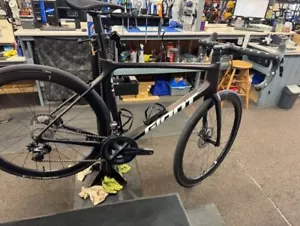 2021 Giant TCR - Picture 1 of 9