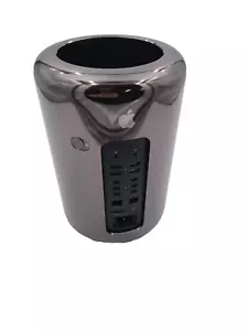 Apple Mac Pro 2013 Quad Core Intel Xeon E5 3,7 GHz 32 GB Ram 500 GB SSD Monterey - Foto 1 di 6